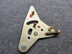 United Audio DUAL 1225 Turntable Part - Tonearem Pivot Plate - Picture 1 of 8