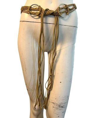 Cinturón de cintura de cuero sintético tostado con cuerda anudada redondo anillos de metal plateado hebras largas Foto 1 de 4