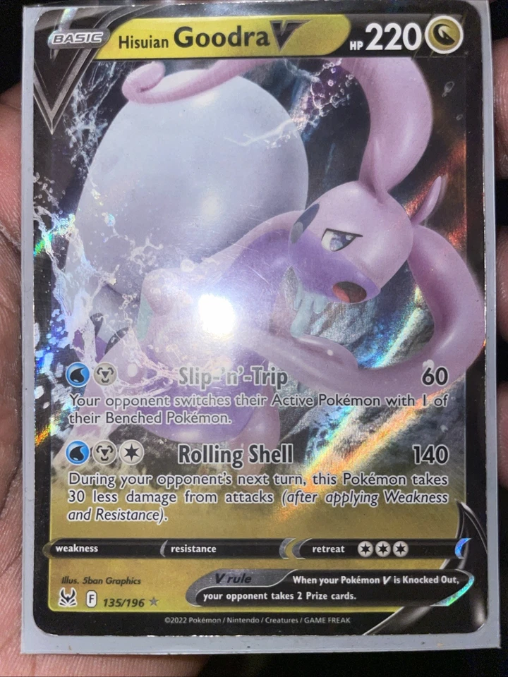 Hisuian Goodra V 135/196 Prize Pack Series Cards Holo - Image 1 of 1