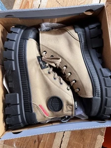 Palladium Women’s Revolt Hi TX Platform Boot, Olive, 97242-307-M size 8 - Picture 1 of 3