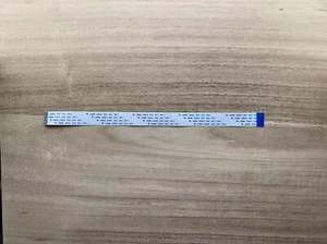 30 broches largeur 1,5 cm longueur 25 cm côté différent câble CviLux E208903-5 AWM 105C - Photo 1/3