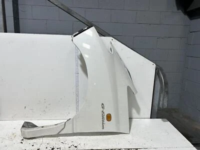 Toyota Estima Left Guard MCR40 2000-2006 - image 1 of 4