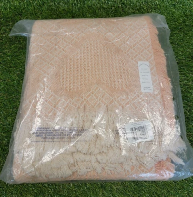 Turtle Creek 阿富汗毛毯 棉心到心桃象牙白 48 英寸× 60 美国 — 第 1/4 张图片