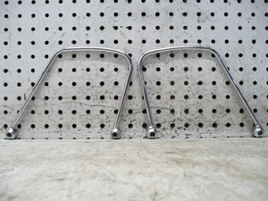 YAMAHA 98 XVS650 CUSTOM VSTAR 650 SADDLEBAG BRACKET MOUNTS - Imagen 1 de 14