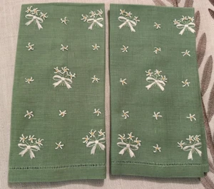 Set of 2 Vintage Green & White Tea Towels Hand Embroidered Bows-SLIGHT AS IS - Picture 1 of 5