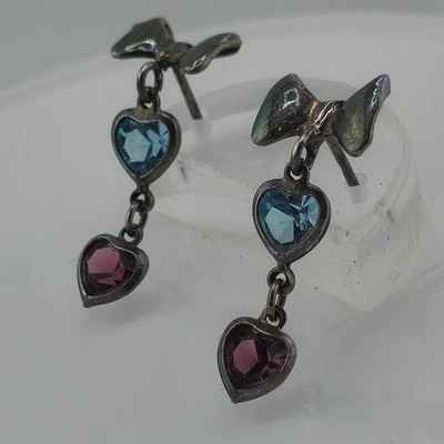 Pendientes colgantes románticos de plata de ley 925 con lazo en corazón circonita cúbica azul y púrpura Foto 1 de 4