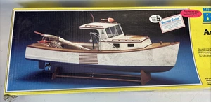 VTG NOS Midwest Boothbay Lobster Boat R/C Balsa Model Boat Kit No. 964 30" Hull - Picture 1 of 13