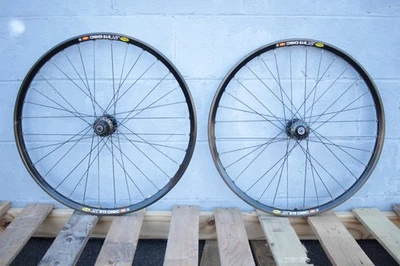 Juego de ruedas MTB de aleación de 6 pernos DT Swiss 340 Mavic 819 26" 100/135 QR 11 velocidades HG35 Foto 1 de 4