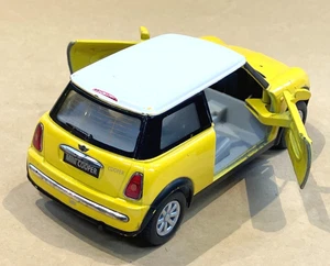 2011 Mini Cooper, Yellow - Kinsmart KT-5042 - 1/28 scale Diecast Model Toy Car - Picture 1 of 23
