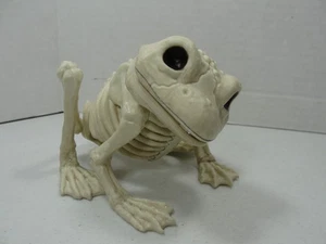 BY SEASONS KUNSTSTOFF FROSCH SKELETT HOHLEEN DEKOR MIT VERSTELLBAREM KIEFER - Bild 1 von 4