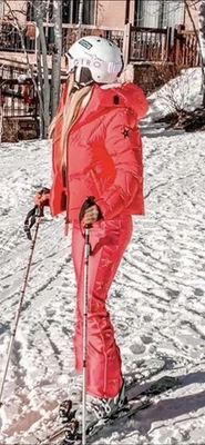 Chaqueta de plumón JetSet Julia y pantalones Tiby Star en coral Foto 1 de 4