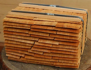 Lärchenschindeln 20cm, gespalten Holzschindeln Gartenhaus Vordach Spielhaus - Bild 1 von 1