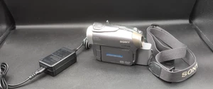 Sony Handycam DCR-DVD403 3.0 MP DVD-RW 120x Zoom NTSC — TESTED & WORKING - Picture 1 of 4