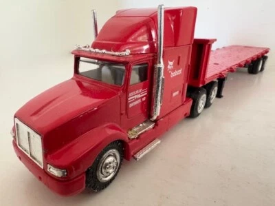 1:50 Bobcat Freightliner With Flatbed By K-Line - Image 1 of 4
