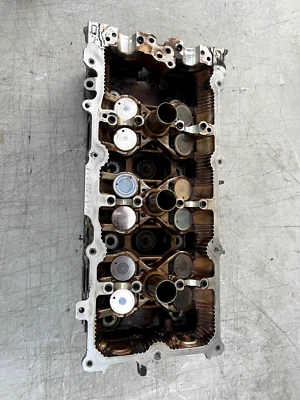 Infiniti G35 2004 sedán motor culata delantera izquierda OEM Foto 1 de 4