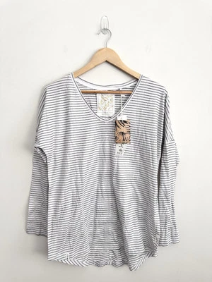 New Elm Fundamental Black White Striped V-neck Long Sleeve Cotton Tee Top Sz 10 - image 1 of 4