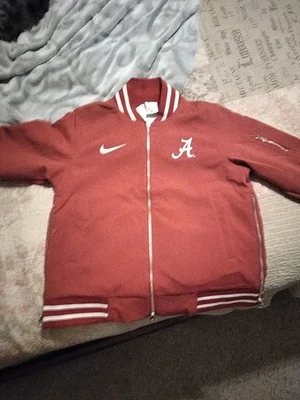 Chaqueta de bombardero para mujer Nike On-Field Alabama Crimson Tide cremallera completa HJ7827-613 MED Foto 1 de 4