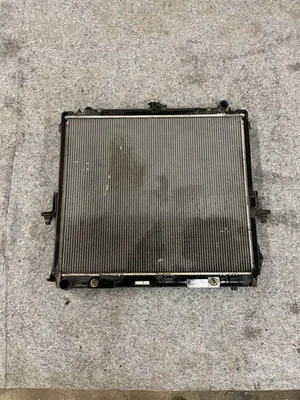 Radiador refrigerante motor Nissan Pathfinder AT 2005-2010 FABRICANTE DE EQUIPOS ORIGINALES Foto 1 de 4