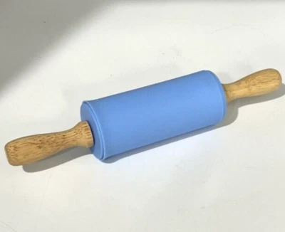 Mini rodillo de silicona 9" rodillo de masa para niños antiadherente mango de madera azul Foto 1 de 4