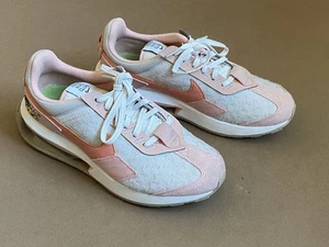 Nike Air Max Pre-Day SE Sun Club Shoes Womens Size 7 Orewood Pink DJ9984-101 - Picture 1 of 20