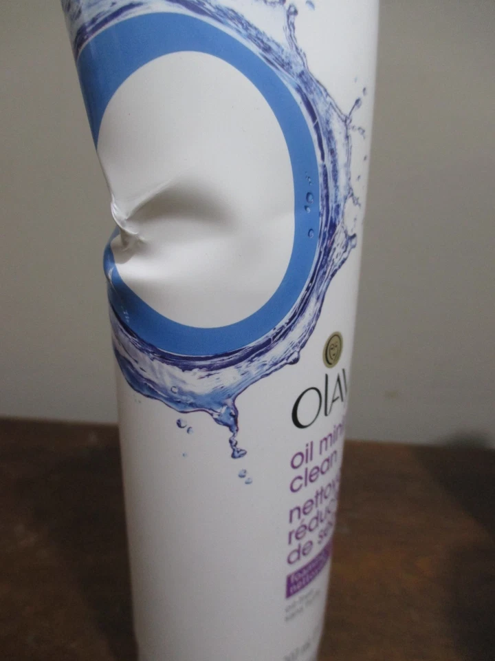 Limpiador en espuma limpio minimizador de aceite Olay 7 OZ Foto 1 de 1