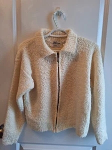 B. Moss Clothing Co. Girls Cream Color Soft Fuzzy Zipper Sweater Size: M - Picture 1 of 6