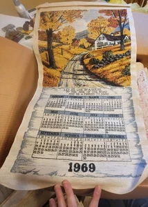1969 Vintage calendar Dish Towel House - Picture 1 of 1
