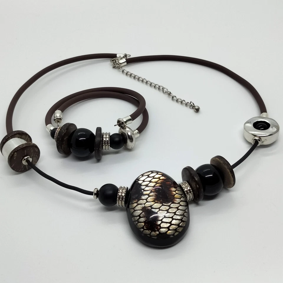 Juego de joyería de cordón de silicio contemporáneo Foto 1 de 4