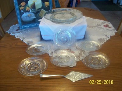 International Silver Company 8 peças conjunto de bolo prato de bolo de cristal 12,5" 6 pratos - Imagem 1 de 4