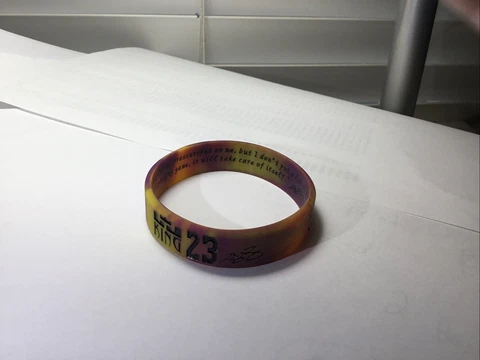 Los Angeles Lakers LeBron James Bracelet Wristband Silicone Basketball King 23 Cover