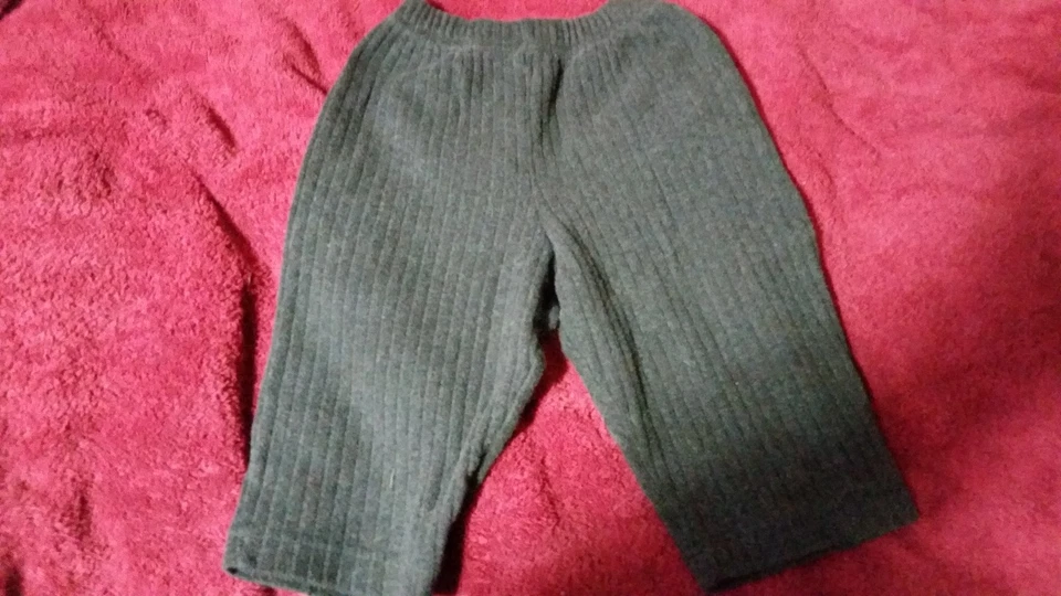 Pantalones grises BabyQ para niñas pequeñas de 18 meses Foto 1 de 3