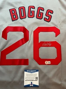 WADE BOGGS AUTO AUTOGRAMM SIGNED TRIKOT BOSTON RED SOX HOF BAS - Bild 1 von 2