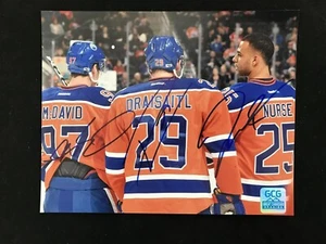 Foto firmada 8x10 Edmonton Oilers Connor McDavid, Leon Draisaitl, Darnell Nurse - Imagen 1 de 1