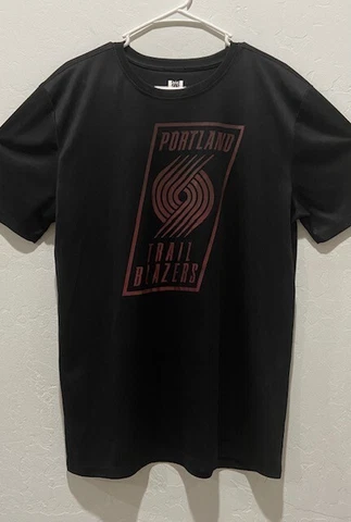EUC Men's NBA Portland Trail Blazers Short Sleeve T-Shirt Size L Black Stretch Cover