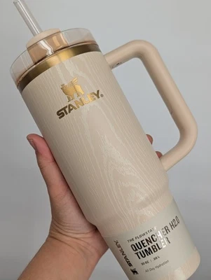 Nuevo vaso STANLEY Flowstate 30 OZ abedul grano de madera Cheers And Cheer Holiday2025 Foto 1 de 4