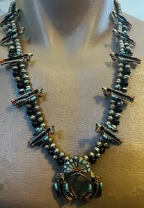 Collana nativi americani argento sterling peyote uccellino d'acqua intarsiato fiori di zucca - Foto 1 di 13