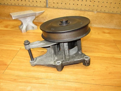 1987 Chevrolet Corvette Power Steering Pump Bracket 14087559 Pulley 14055114 OEM - Image 1 of 4