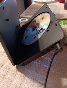 Sylvanian Sdvd7751 7 Inch Portable DvD Player Single Screen LCD Monitor - Picture 1 of 4