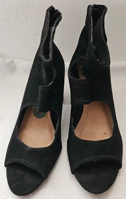 Womens Report Black Faux Suede PeepToe Block Heel Ankle Booties US Size 7 Zip Up - Image 1 of 4