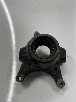 2016 POLARIS 通用 1000 左前轴承托架 5139093 关节主轴 — 第 1/4 张图片