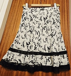 Dolce & Gabbana Black & White Silk Lace Floral Knee Length Skirt IT40 Or UK8-10 - Picture 1 of 4