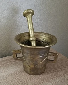 VINTAGE BRASS APOTHECARY MORTAR & PESTLE, SPICE, HERB AND PILL GRINDER/CRUSHER - Picture 1 of 16