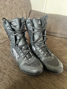 Lonsdale Boxstiefel - UK Größe 4 - guter Zustand siehe Fotos und Beschreibung.  - Bild 1 von 7