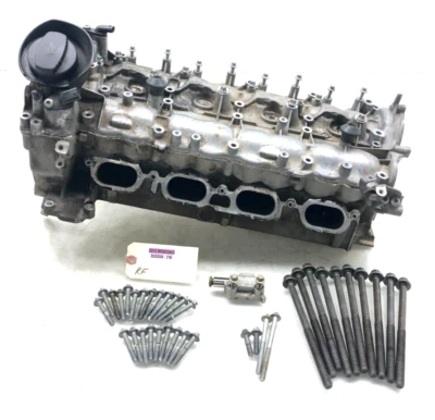 Mercedes CLS550 2012-2018 4,6 L V8 paso derecho culata con cubierta fabricante de equipos originales. Foto 1 de 4