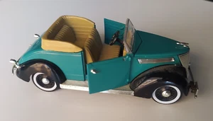 FORD CONVERTIBLE SEDAN 1937 SCALA 1:32 - Foto 1 di 8