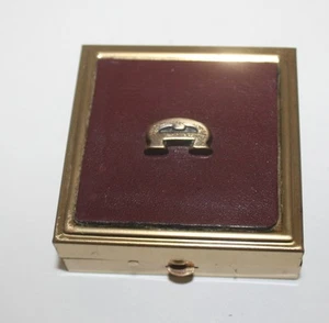 Pastillero compacto con espejo vintage Aigner 2,25" - Imagen 1 de 5