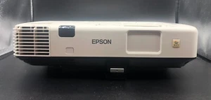 Epson PowerLite 1960 - XGA 3LCD Projector - Picture 1 of 7