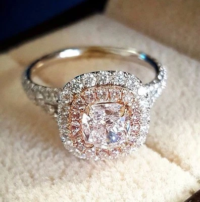 Anillo de compromiso de platino de 4,05 quilates corte cojín doble halo y diamantes rosas G, VS2 GIA  Foto 1 de 4