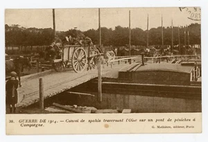 CPA, Guerre 1914 convoi spahis sur pont péniches Compiègne infirmière Bourboule - Imagen 1 de 2