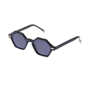 Sunglasses Kyme Cole col 05 47 19 145 Black Grey Lens 100% Authentic - Picture 1 of 3